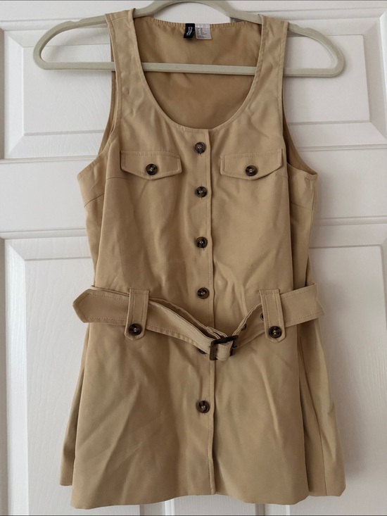 H&M Tops - H&M Tan Sleeveless Button-Front Belted Top